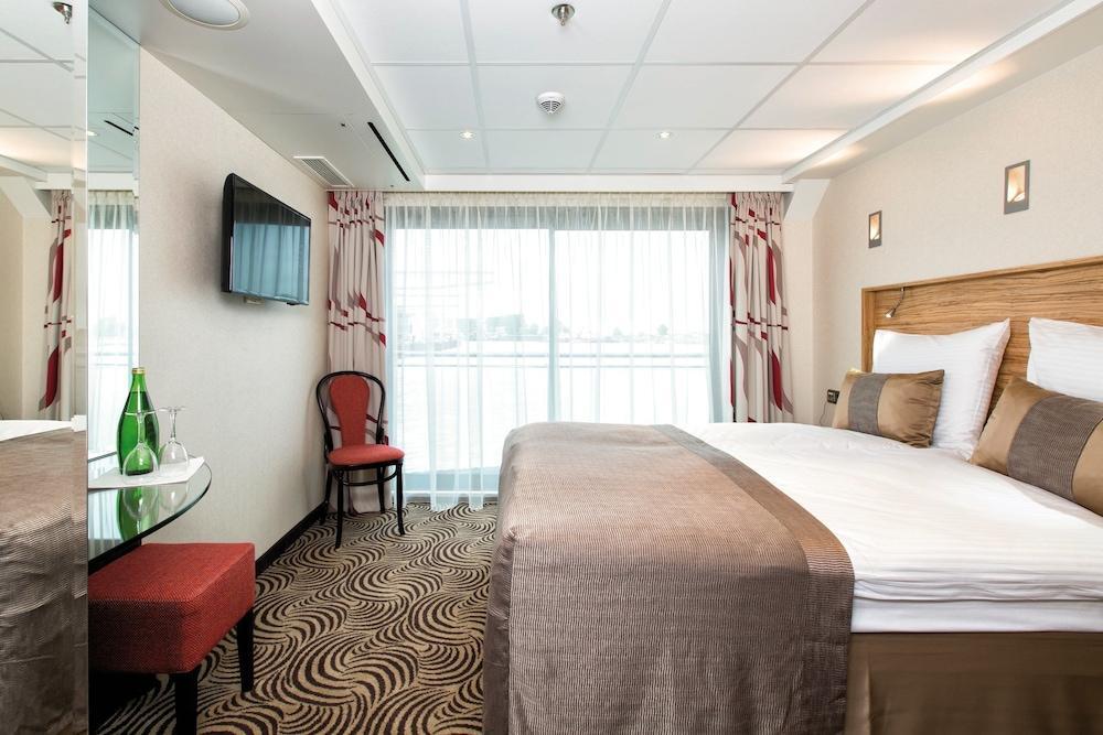 Crossgates Hotelship 4 Star - Altstadtnord -