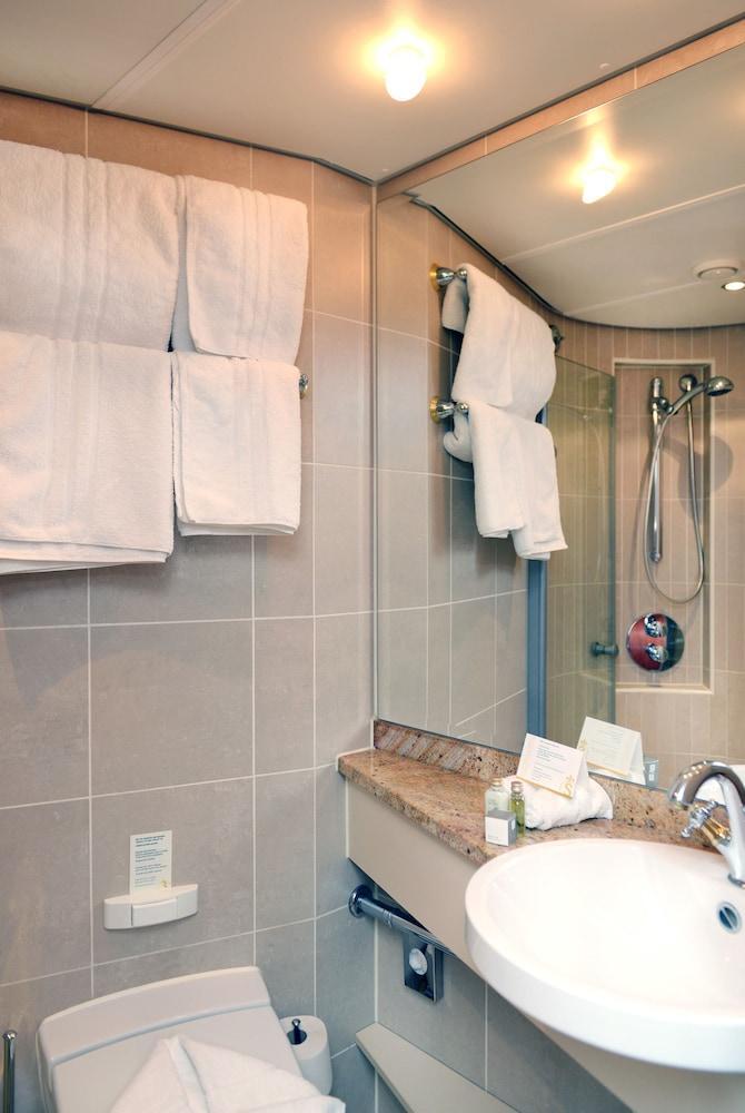 Hotel Crossgates Hotelship 4 Star - Altstadtnord - Köln