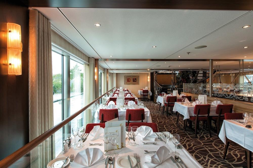 Crossgates Hotelship 4 Star - Altstadtnord - Hotel Köln